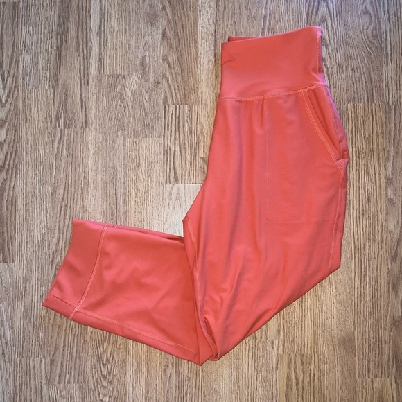Old Navy Active Cropped Joggers - Picture 1 of 4
